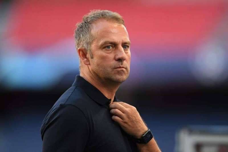 حلول فليك الجديدة لإنقاذ وسط برشلونة قبل مباراة بيلباو