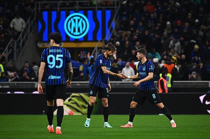 إنتر ميلان يستعيد توازنه بفوز ثمين على بيزا في الدوري الإيطالي
